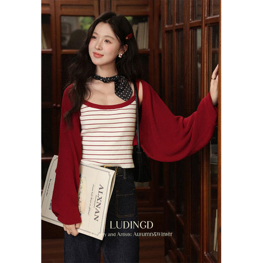 鹿向南「晨露玫瑰」法式复古红色针织开衫女早秋气质短款长袖外搭 商品图0