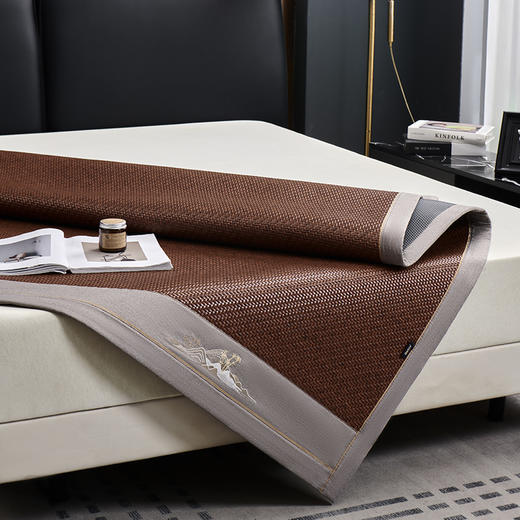 多喜爱 霸王藤席 远山（咖/灰）【精致刺绣】【四角弹力绑带】【无毛刺】加厚加密 平滑柔软 0.3+凉感值超国家标准 藤席编造  3D蜂窝透气 商品图3