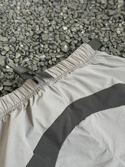 原单正品 Oakley 欧克利 夏季必备压胶拉链口袋弹性腰带 拼接拼色工装机能短裤 男女款

颜色：拼接色
尺码：S-XL 商品图8