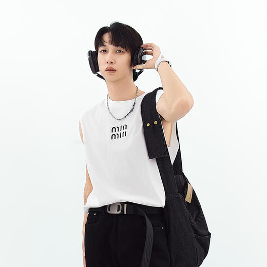 【新品上新】HX 夏季圆领微宽松背心C109520010101/02 商品图7