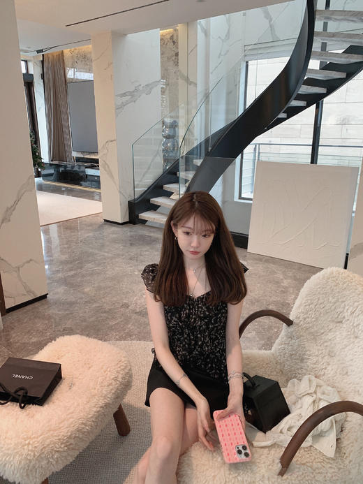 金蘑菇菇 仲夏花店 /一字领露肩气质碎花吊带连衣裙女 商品图9