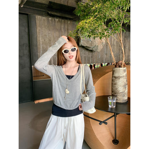 <曾小咸推荐>松弛感宽松针织罩衫吊带两件套【预售3-15天发货】 商品图3