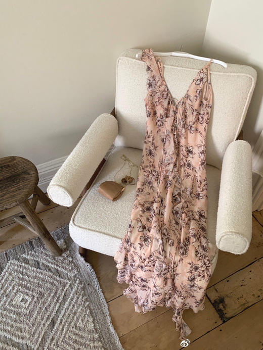 金蘑菇菇  木槿与琥珀 / 斜裁v领轻甜碎花私服连衣裙 商品图2