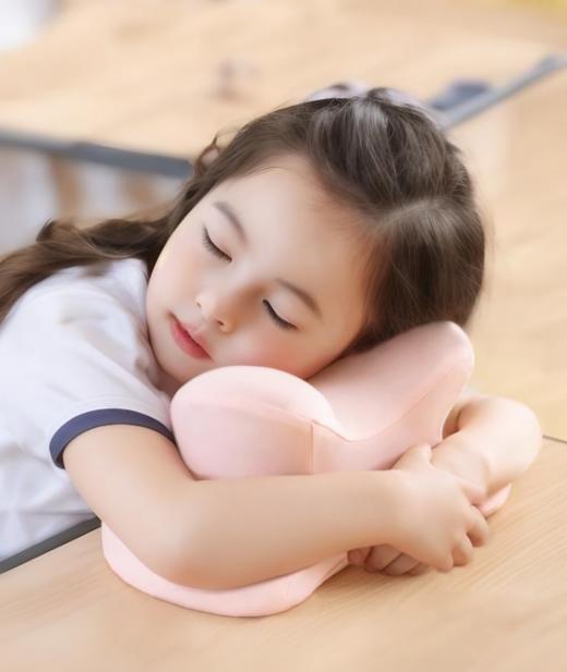 🌈开学季！49到手❗软软糯糯 午睡香香 ✔安心舒睡🌸【王享第三代蝴蝶午休记忆棉趴趴枕】 拥抱式不压手，午睡更轻松，🥰科学的趴睡角度，午睡不手麻 商品图0