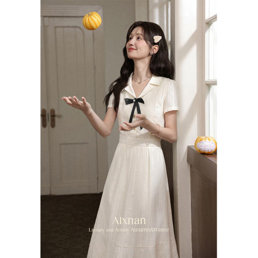 鹿向南「风起时分」杏色法式显瘦收腰蝴蝶结短袖连衣裙女夏季长裙 商品图3