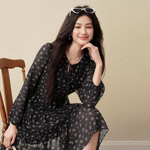 【严选】诗凡黎假日风碎花收腰雪纺连衣裙25秋新款法式浪漫显瘦系带蓬蓬裙7G7490791 商品图4