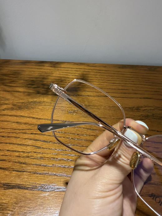 723-2 雕 25新 碟型方框 镂空字母镜腿 稳当带鼻拖 防蓝光平光镜 素颜镜框 近视镜架 商品图7