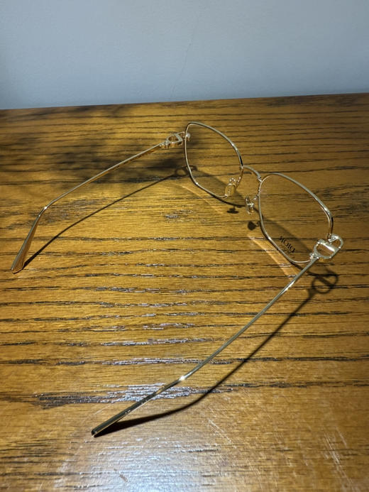 723-2 雕 25新 碟型方框 镂空字母镜腿 稳当带鼻拖 防蓝光平光镜 素颜镜框 近视镜架 商品图5