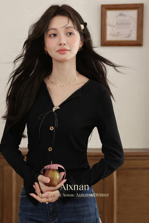 鹿向南「半岛弥香」黑色法式V领长袖T恤女早秋季修身针织衫上衣 商品图4