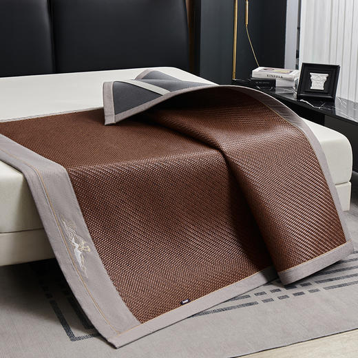 多喜爱 霸王藤席 远山（咖/灰）【精致刺绣】【四角弹力绑带】【无毛刺】加厚加密 平滑柔软 0.3+凉感值超国家标准 藤席编造  3D蜂窝透气 商品图4