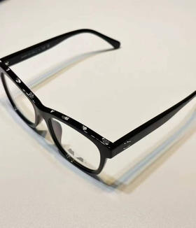 222-1真香 权志龙 3392款 顶部logo 黑框防蓝光素颜镜框