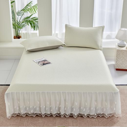 多喜爱 凉豆豆床裙三件套 丽斯(白/灰) 【凉感值0.28超国标86%】 【A类面料】【有效抗菌】【38cm床裙】【可水洗机洗】【柔软可折叠】按摩颗粒加厚三明治结构 商品图0