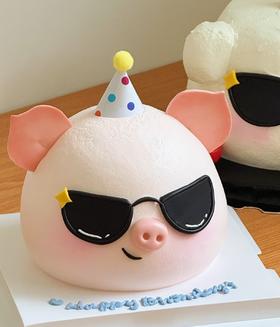 【臻品系列】---【炫酷墨镜小猪】生肖猪生日蛋糕