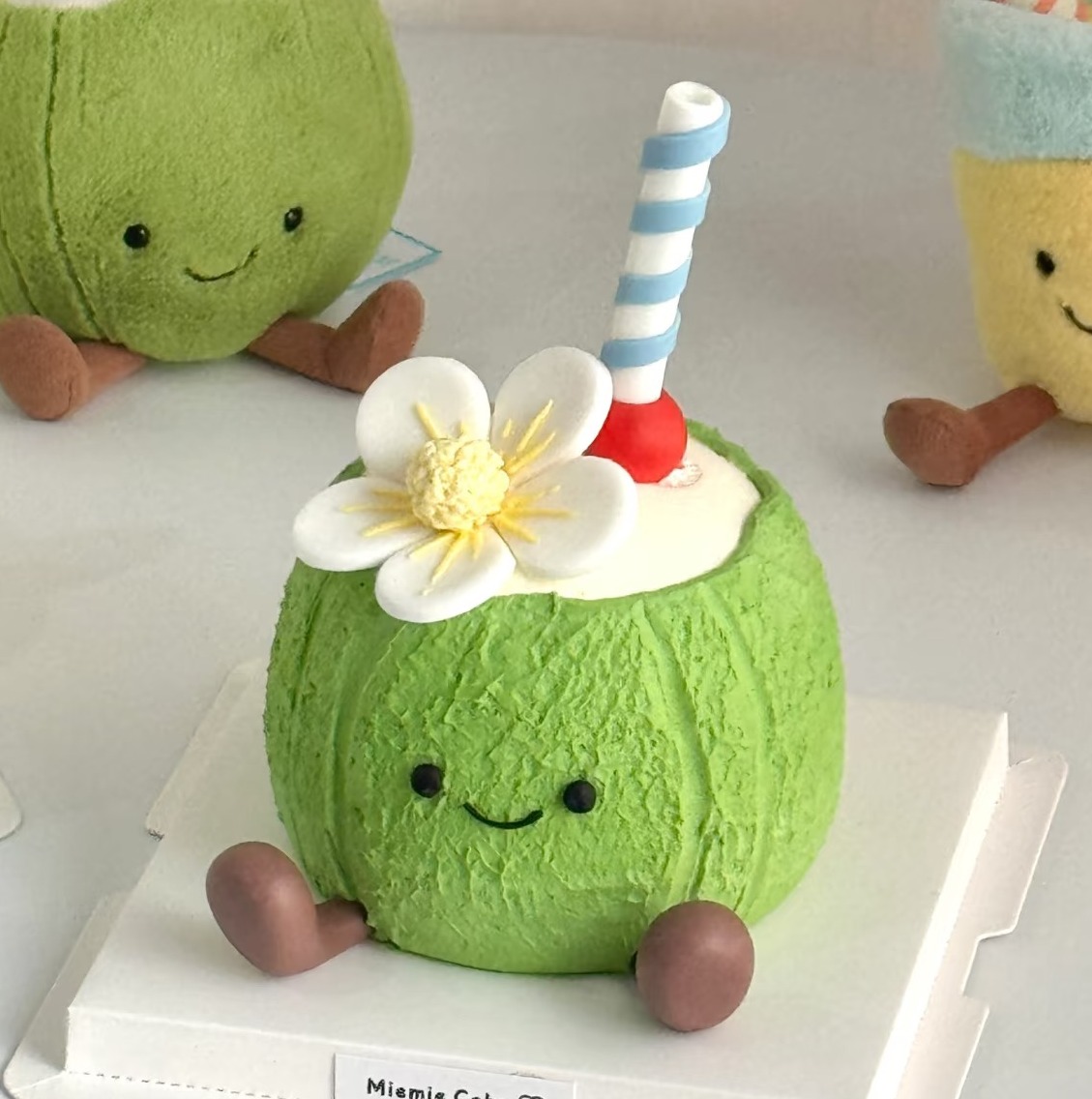 【臻品系列】---半翻糖【小椰子】蛋糕