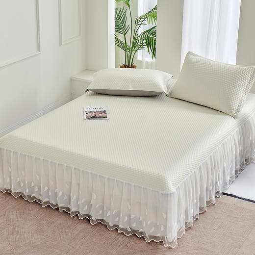 多喜爱 凉豆豆床裙三件套 丽斯(白/灰) 【凉感值0.28超国标86%】 【A类面料】【有效抗菌】【38cm床裙】【可水洗机洗】【柔软可折叠】按摩颗粒加厚三明治结构 商品图1