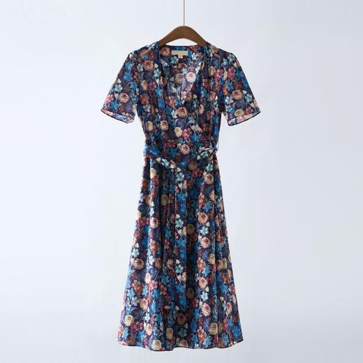 「自」全新升级【铂金会员330/天猫439/差价109】(13555)洛诗琳复古气质印花连衣裙2025夏季新款V领显瘦系带裙女 商品图0