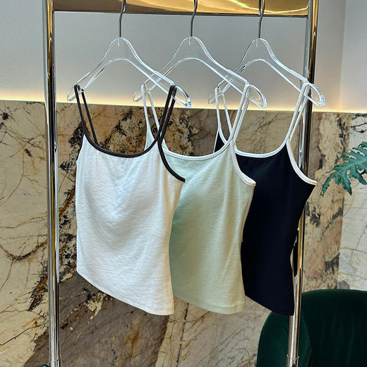 露思同款~官网399！裸感优可丝撞色肌理感吊带女带胸垫文胸内衣二合一背心可外穿打底 商品图6