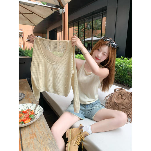 <曾小咸推荐>3.30现货秒杀 ！微信超特价！2色镂空针织衫+吊带背心套装 日常169.99 立减90 秒杀79.99！！ 商品图1