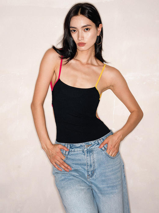 TR她热 致命曲线 黑色撞色弹力带胸垫露背度假性感显瘦连体衣上衣 商品图2