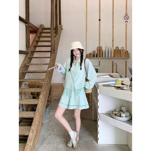 <曾小咸推荐>现货秒杀！最后一波 ！！蕾丝拼接条纹防晒衬衫 日常179.99 立减90 秒杀89.99！花朵镂空拼接短裤 日常139.99 立减80 秒杀59.99！ 商品图4