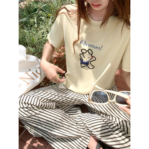 <曾小咸推荐>韩系黄色刺绣短袖t恤女夏日百搭宽松通勤减龄上衣 商品图1