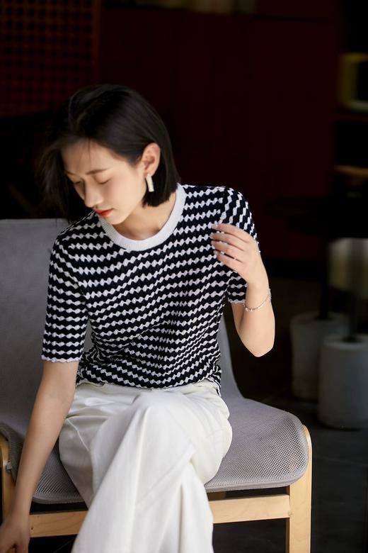 新款扬子毛纱天丝波浪条纹显瘦针织衫 商品图4