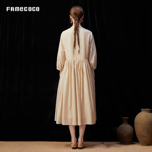 Famecoco范可儿文艺范圆领大裙摆清冷松弛感连衣裙新款FAD3FA010 商品图4