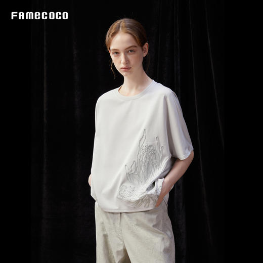 Famecoco范可儿高级感盘绳绣花宽松圆领T恤25夏穿搭新品FAD3BB007 商品图3