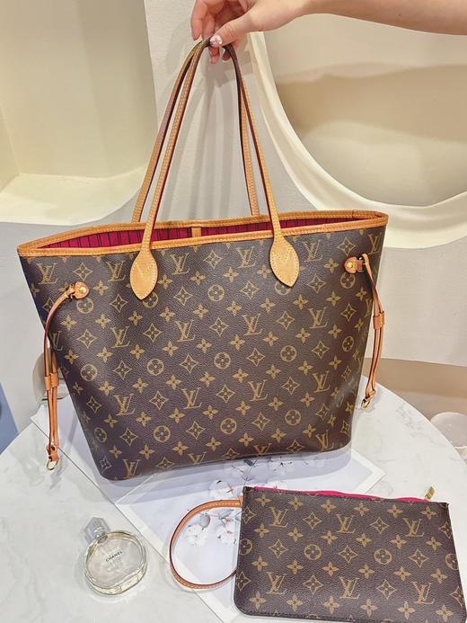 LV neverfull 中号 老花 粉条纹内衬 单肩包 商品图0