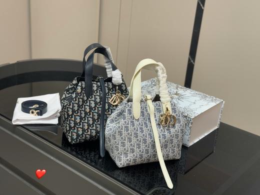 D072349又休闲 又优雅！ 中号Toujours购物袋手提单肩包 商品图1