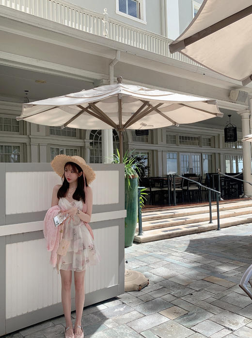 金蘑菇菇 仲夏花店 /一字领露肩气质碎花吊带连衣裙女 商品图5