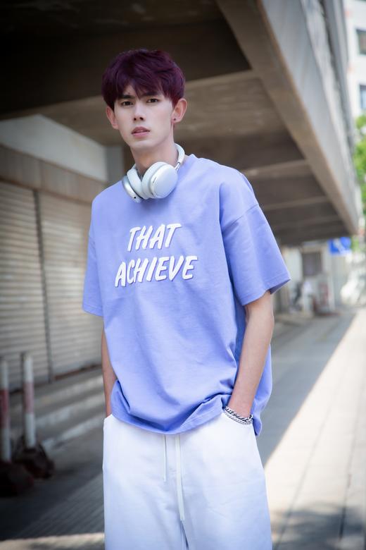 W426312220手绘字母短袖T恤 商品图4