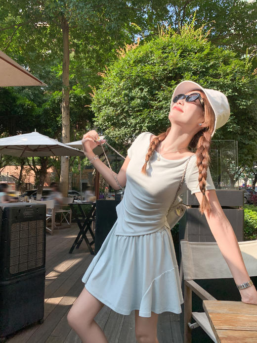 <曾小咸推荐>现货秒杀！微信打折价！斜肩T恤半身短裙两件套 日常189.99/件 立减80 秒杀109.99/件！！ 商品图7