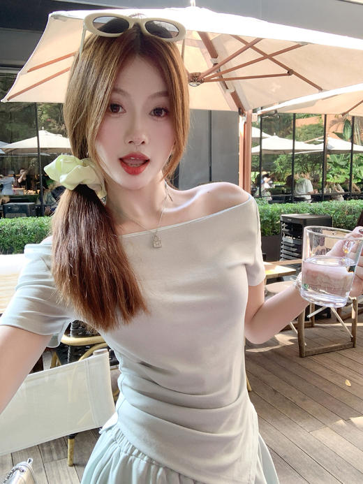 <曾小咸推荐>现货秒杀！微信打折价！斜肩T恤半身短裙两件套 日常189.99/件 立减80 秒杀109.99/件！！ 商品图6