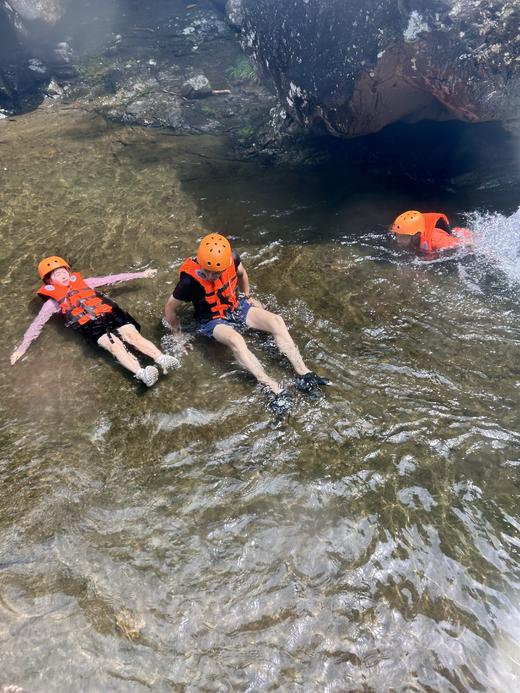 【提前一天预约】单人溯溪票（含观光车、护具）深潭跳水+横渡+水上飞拉达+攀瀑+人体漂流+玻璃水质 商品图10