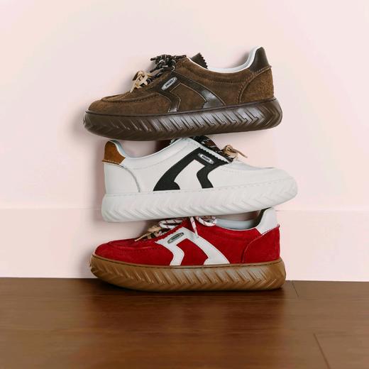 【云粉节】【思加图】BF楼思加图2025新款小音符百搭小白鞋板鞋厚底运动休闲鞋女鞋EPC08吊牌价1390，现价998 商品图1