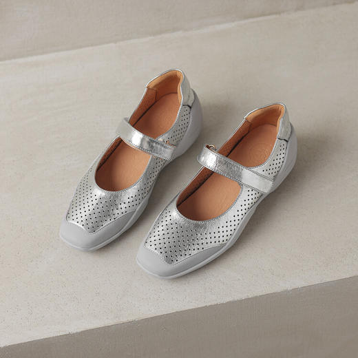 【预售5天】羊皮版~新款韩版小众方头芭蕾风休闲浅口魔术贴一字带单鞋女DTN&D158-1 商品图0