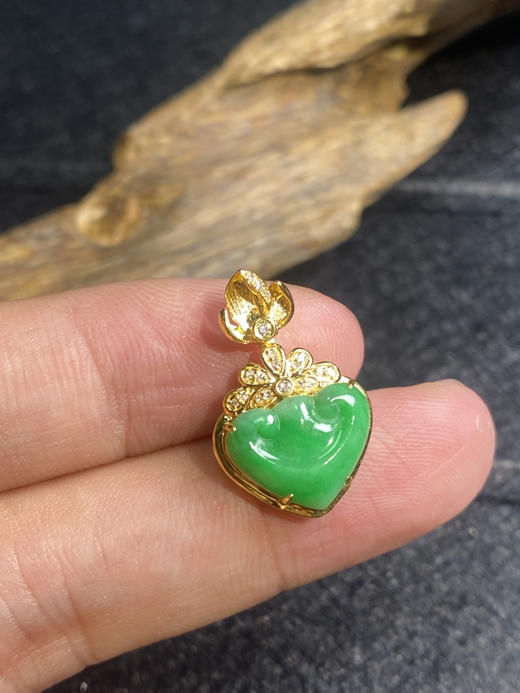 【FC0010】18K金镶嵌翡翠阳绿心形如意吊坠 款式精致美观 性价比高 商品图2