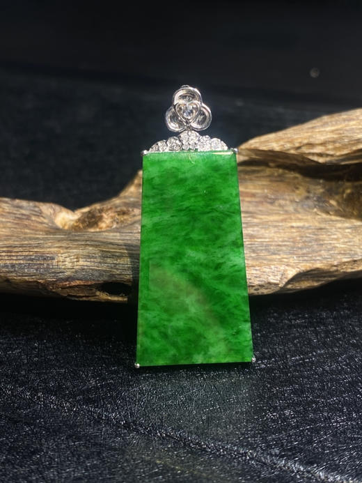【FC0008】18K金镶嵌翡翠阳绿无事牌吊坠 色阳完美  款式简约大方 商品图2