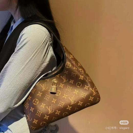 D072426复古感十足时尚耐看新款The Drop 腋下包 商品图3