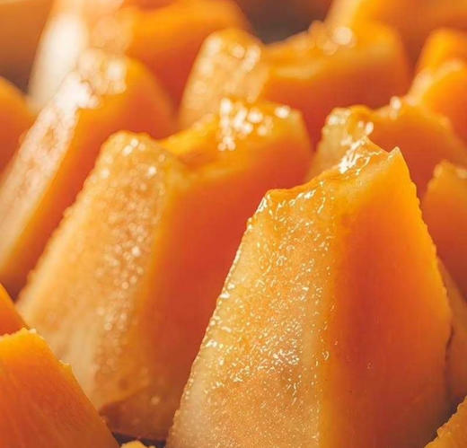 新疆至爱哈密瓜，扎根火焰山脚下，堪称脆甜界的“天花板”！咬一口，果肉脆嫩如蜜，甜似蜜糖却不齁腻，细细品味还带着橘子般的清新果香。皮薄肉厚、汁水丰沛，清甜滋味连小朋友都爱不释手！﻿4-5斤/个 商品图0