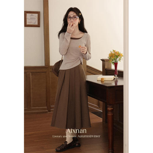 鹿向南「秋日邂逅」不规则卡其色圆领T恤女秋季收腰显瘦长袖上衣 商品图3