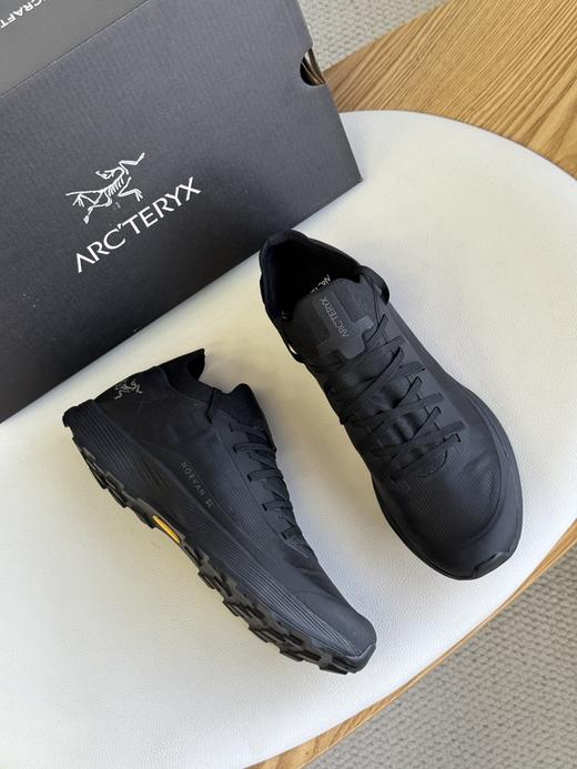 点此购买 始祖鸟Norvan SL3男士户外徒步越野跑鞋 db 325119 商品图4