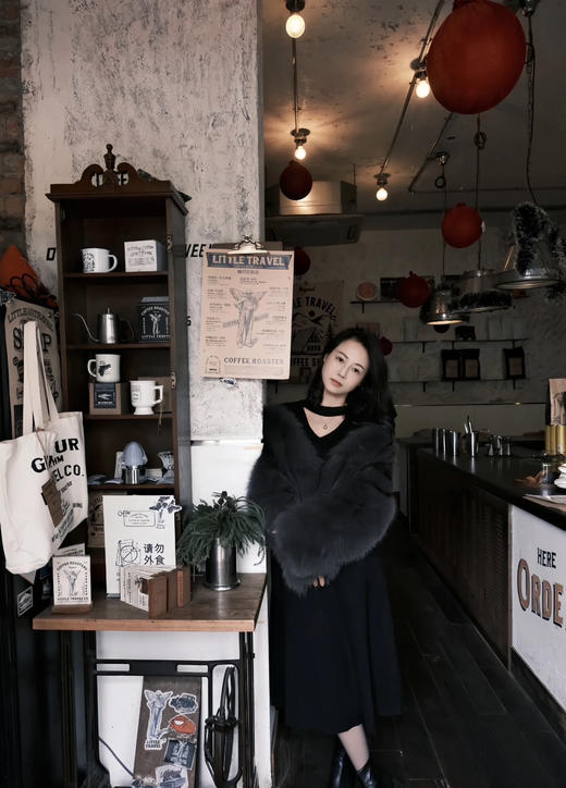 显瘦品牌小黑裙 商品图4