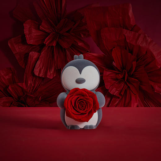 【新品爱礼】ROSEONLY诺誓 永生玫瑰 公仔系列 爱桥企鹅 送朋友 情人节礼物 商品图0