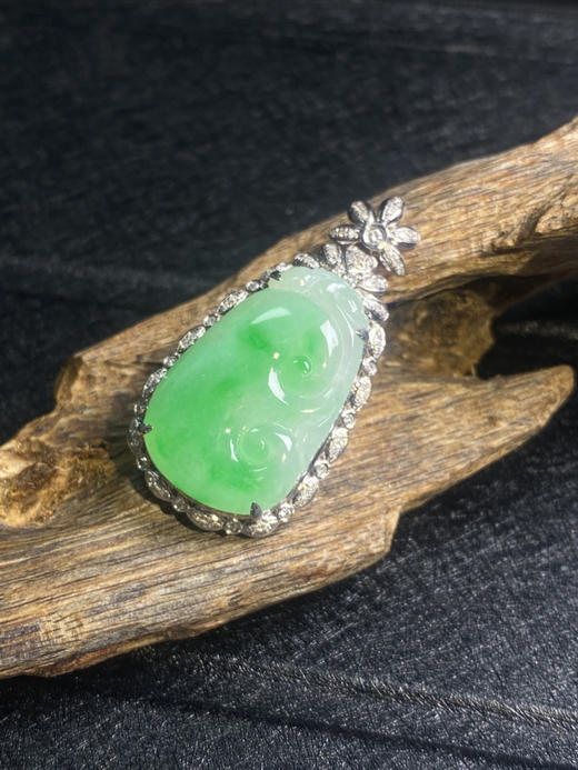 【FC0021】18K金镶嵌翡翠阳绿如意吊坠 色泽阳绿 完美 商品图0