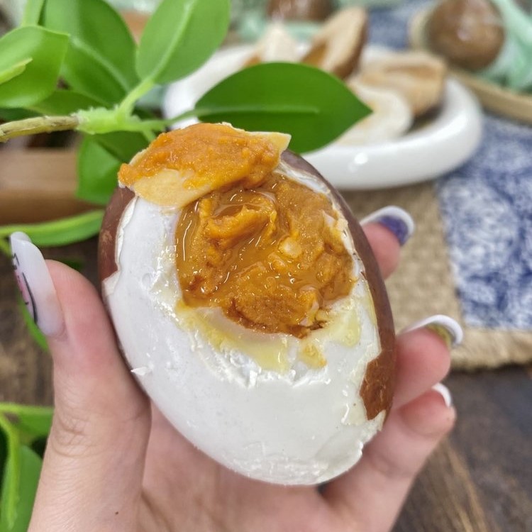 经畬里薄盐烤咸蛋