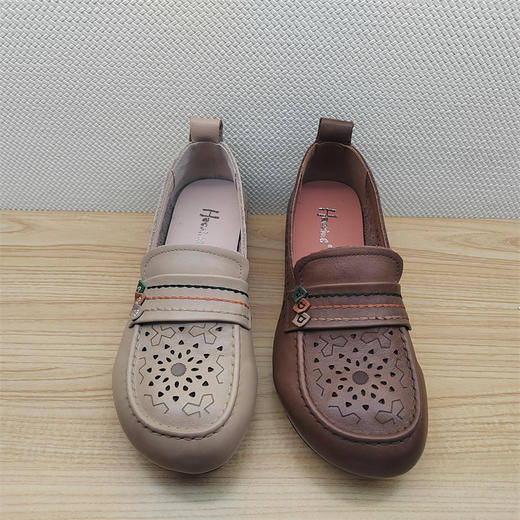 豪行夏季新款24292131真皮休闲打孔低跟女鞋凉鞋皮鞋 商品图1