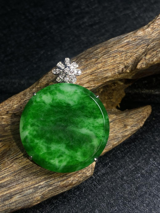 【FC0006】18K金镶嵌翡翠阳绿圆牌吊坠 色泽阳绿 商品图3