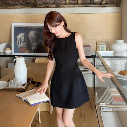 西遇无袖连衣裙女秋季新款法式圆领收腰显瘦a字背心长裙SS051242 商品图1